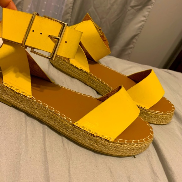 Women Platforms Yellow - Picture 2 of 2